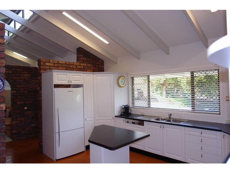 9 Pulas Place, Bellbowrie QLD 4070